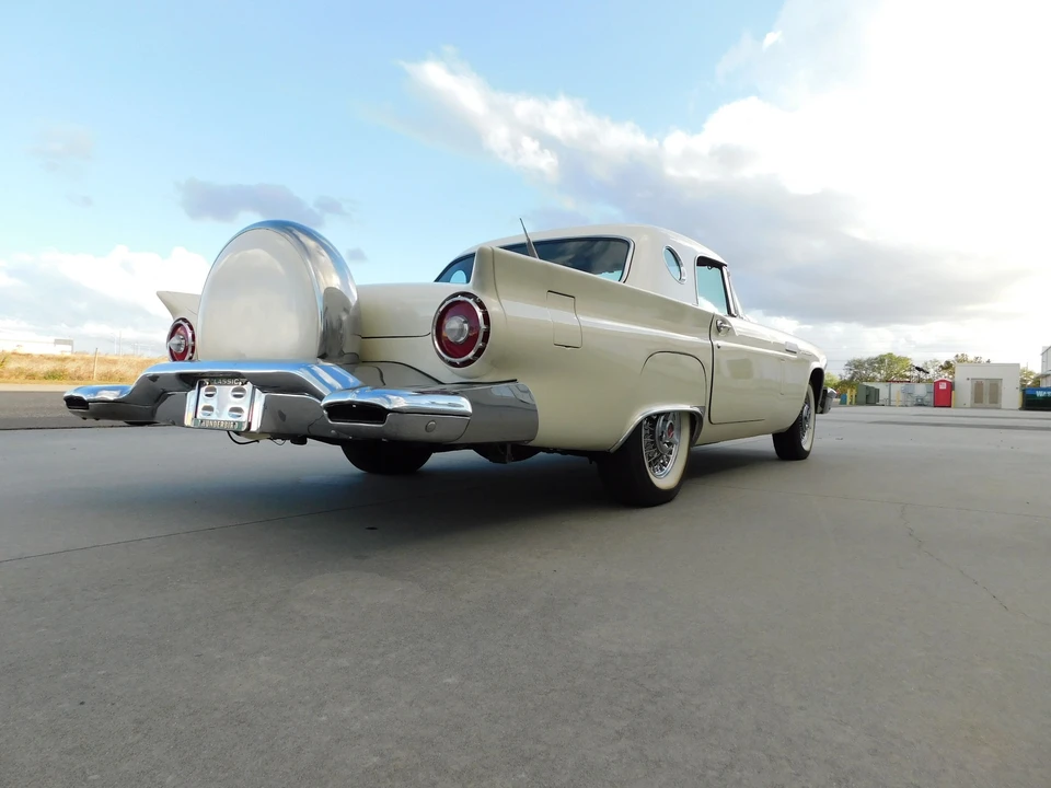 1957 Ford Thunderbird 1st Gen - Image 19 of 31
