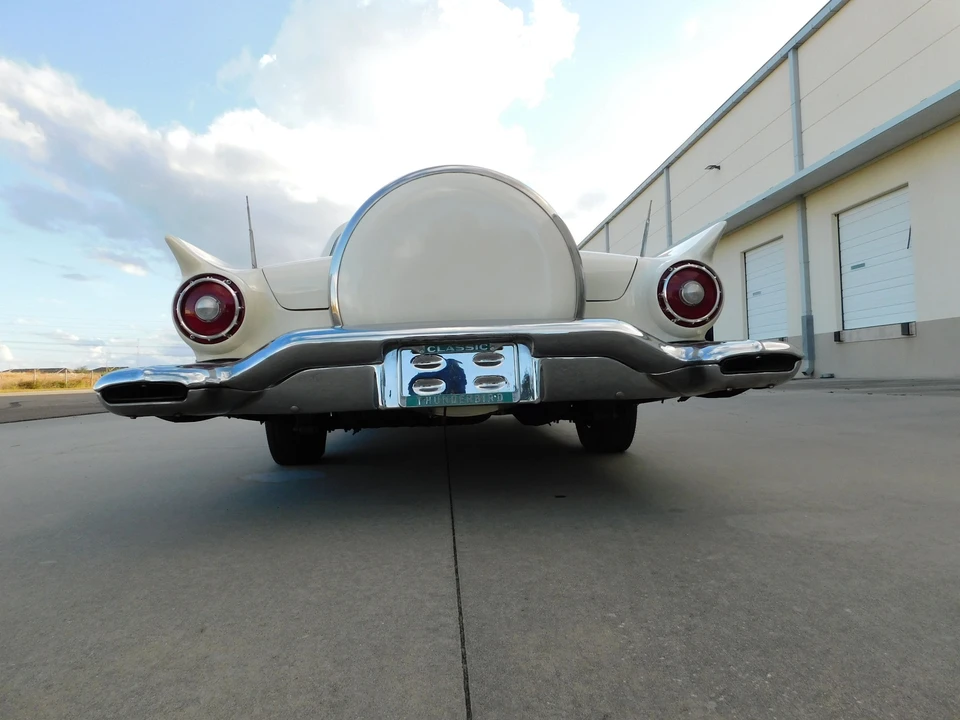 1957 Ford Thunderbird 1st Gen - Image 22 of 31