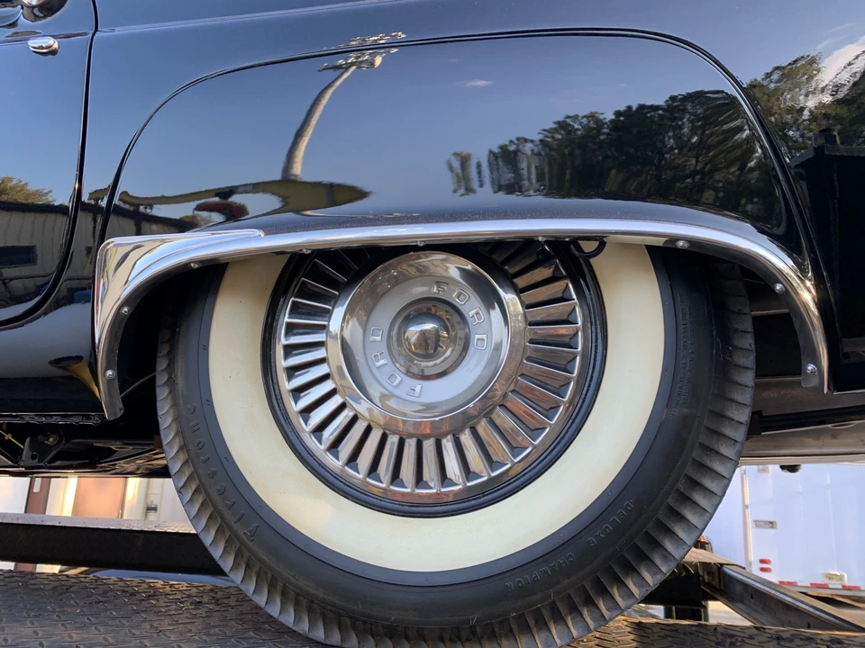 1957 Ford Thunderbird 1st Gen - Image 29 of 31