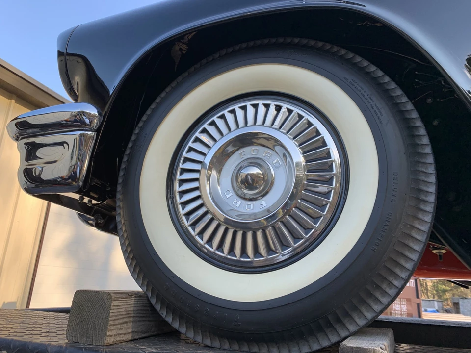 1957 Ford Thunderbird 1st Gen - Image 27 of 31