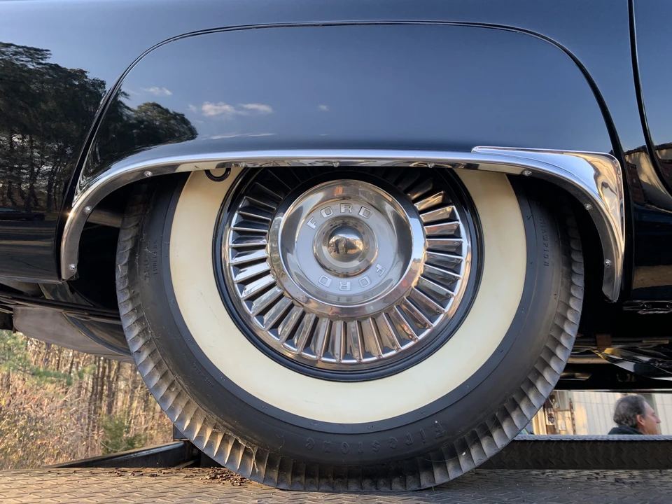 1957 Ford Thunderbird 1st Gen - Image 28 of 31