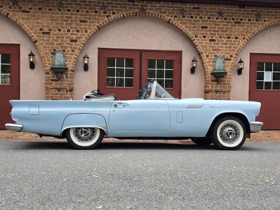 1957 Ford Thunderbird 1st Gen - Image 26 of 31