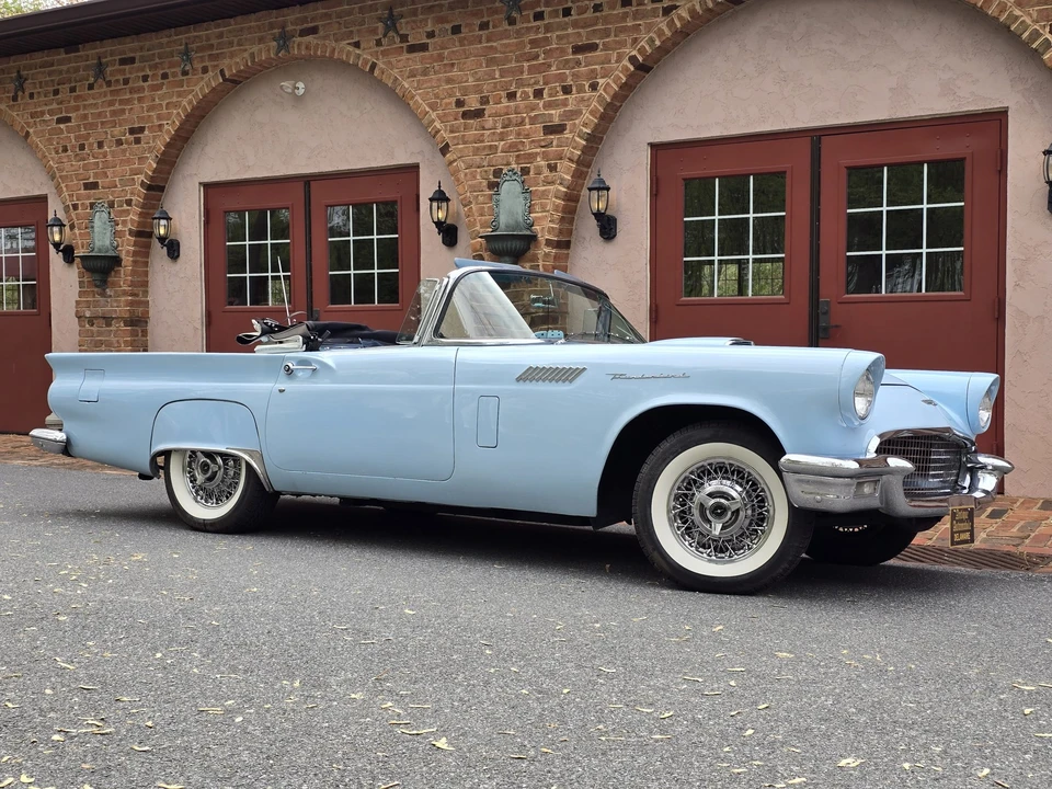 1957 Ford Thunderbird 1st Gen - Image 25 of 31