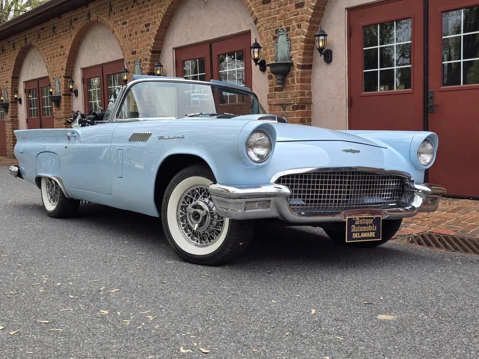 1957 Ford Thunderbird 1st Gen - Image 21 of 31
