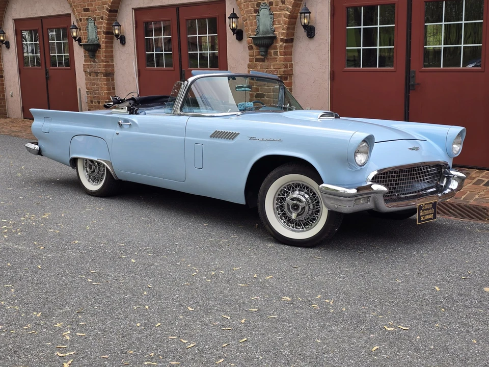 1957 Ford Thunderbird 1st Gen - Image 23 of 31