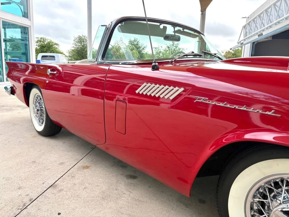 1957 Ford Thunderbird 1st Gen - Image 19 of 31