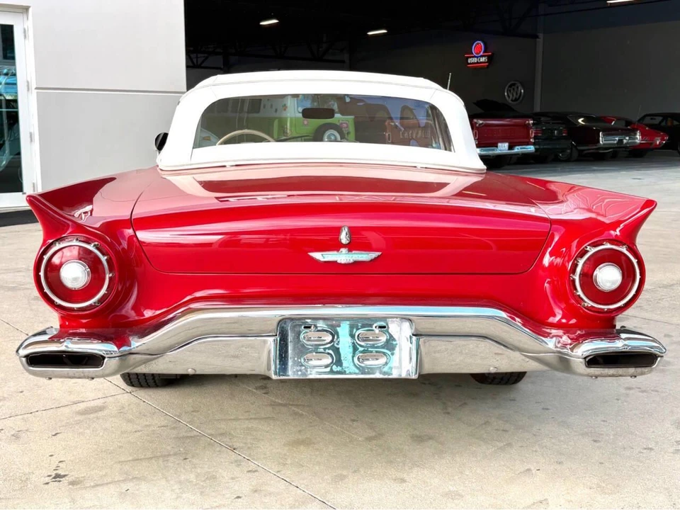 1957 Ford Thunderbird 1st Gen - Image 24 of 31