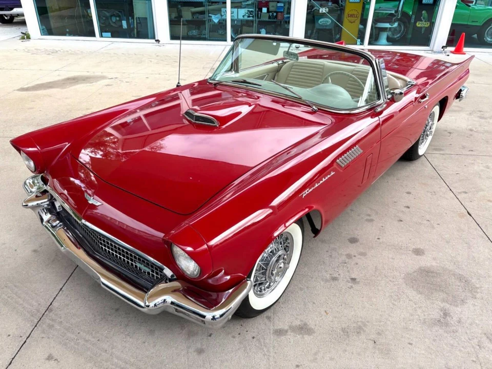 1957 Ford Thunderbird 1st Gen - Image 21 of 31