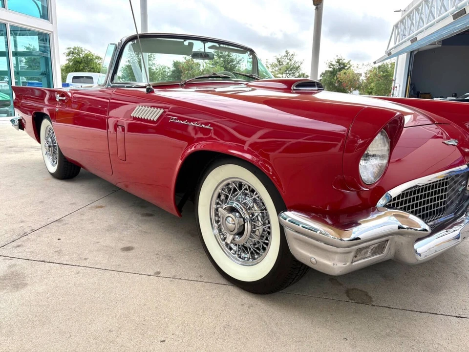 1957 Ford Thunderbird 1st Gen - Image 20 of 31