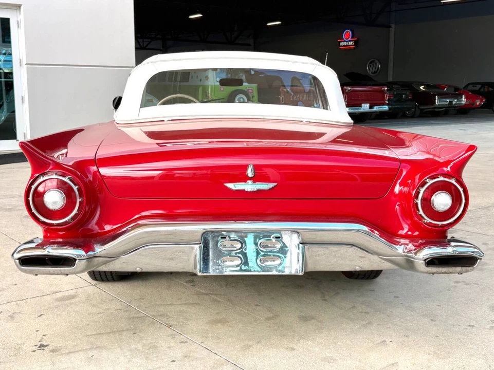 1957 Ford Thunderbird 1st Gen - Image 24 of 31