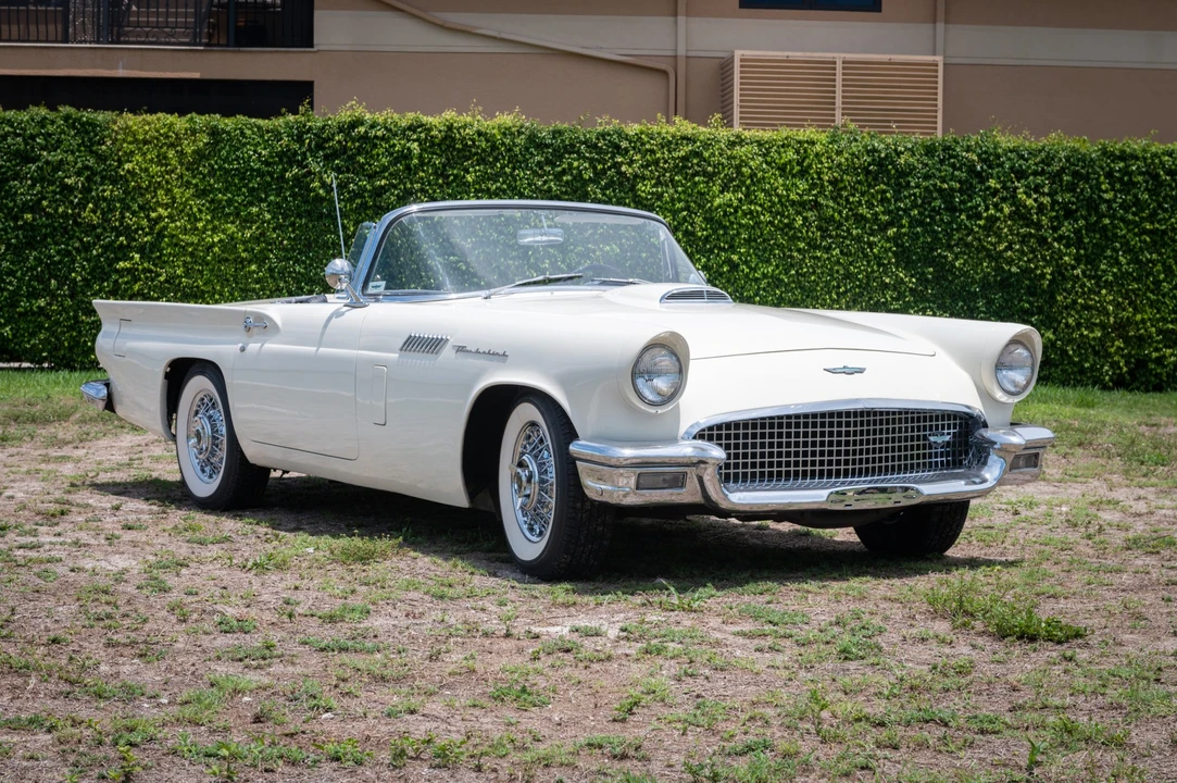 1957 Ford Thunderbird 1st Gen - Image 14 of 31