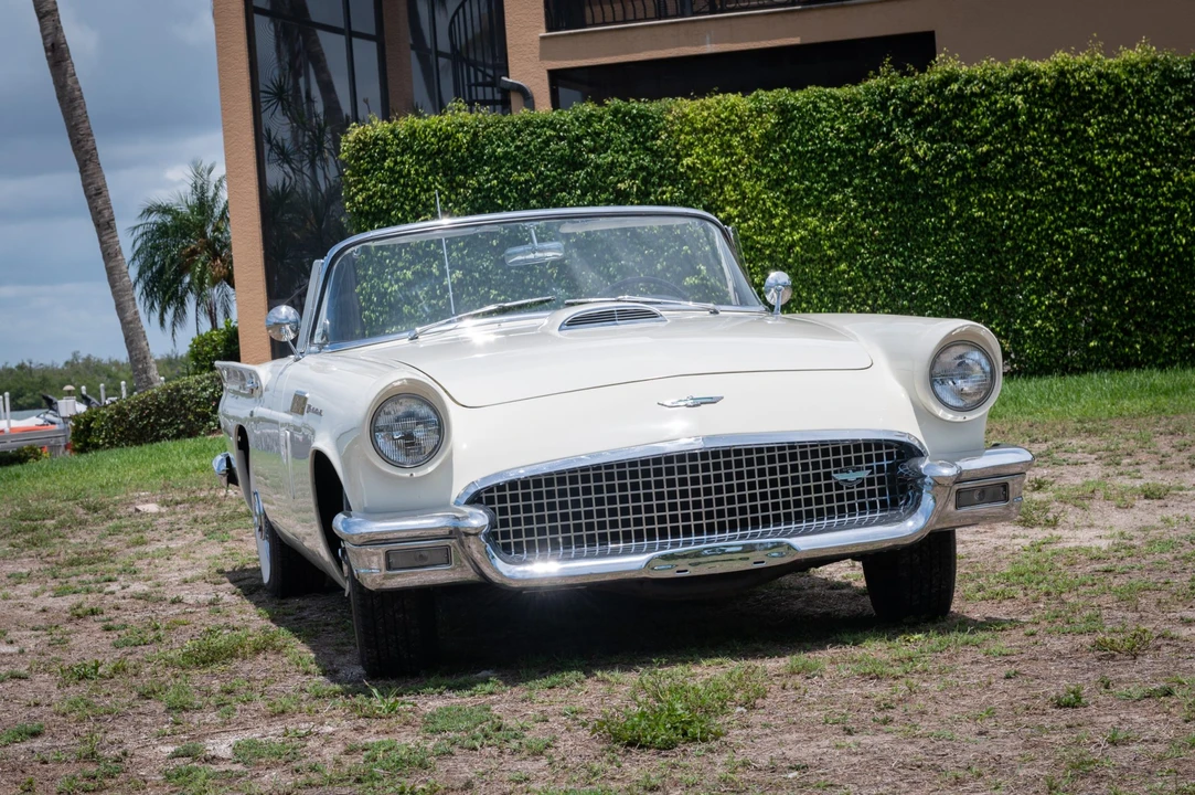 1957 Ford Thunderbird 1st Gen - Image 16 of 31