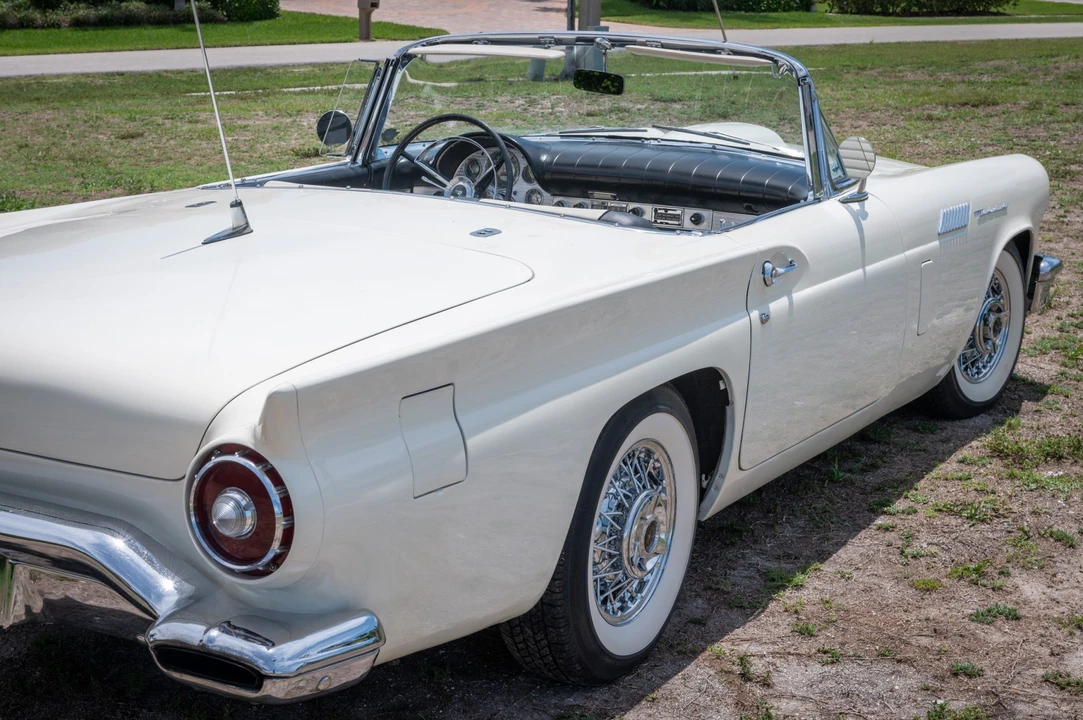 1957 Ford Thunderbird 1st Gen - Image 22 of 31