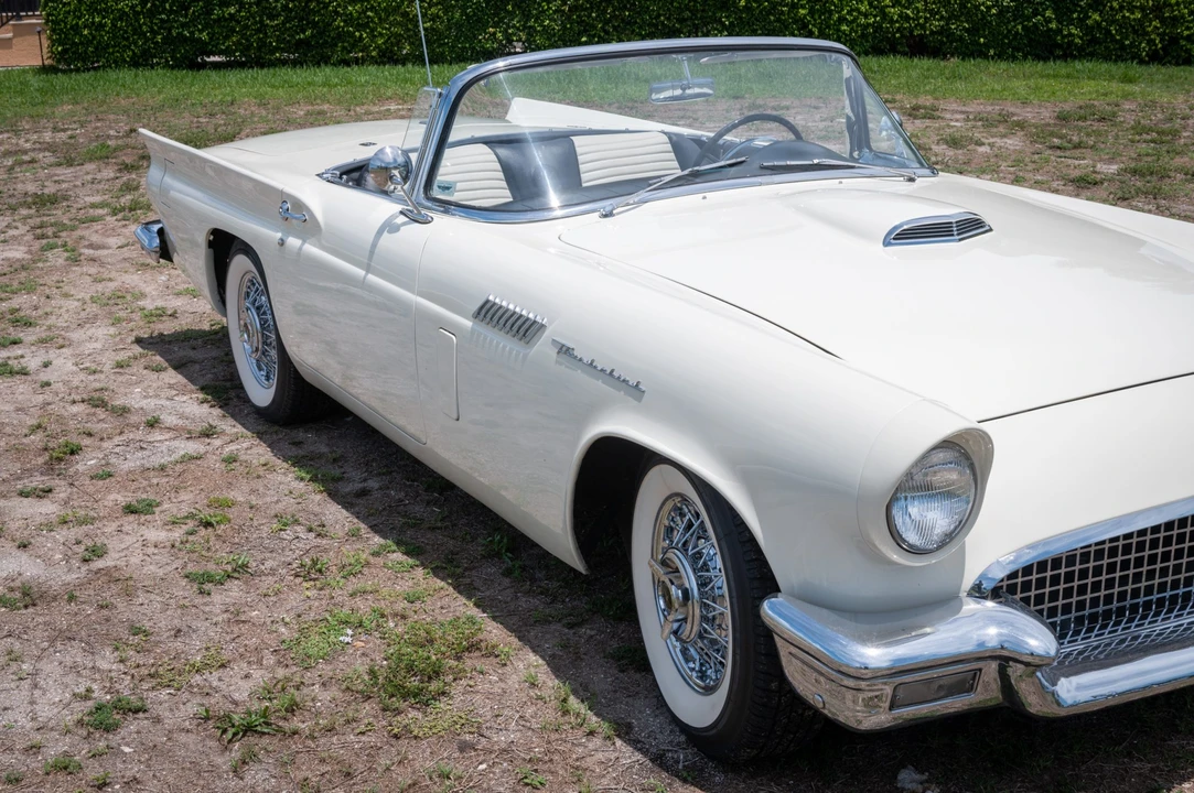 1957 Ford Thunderbird 1st Gen - Image 19 of 31