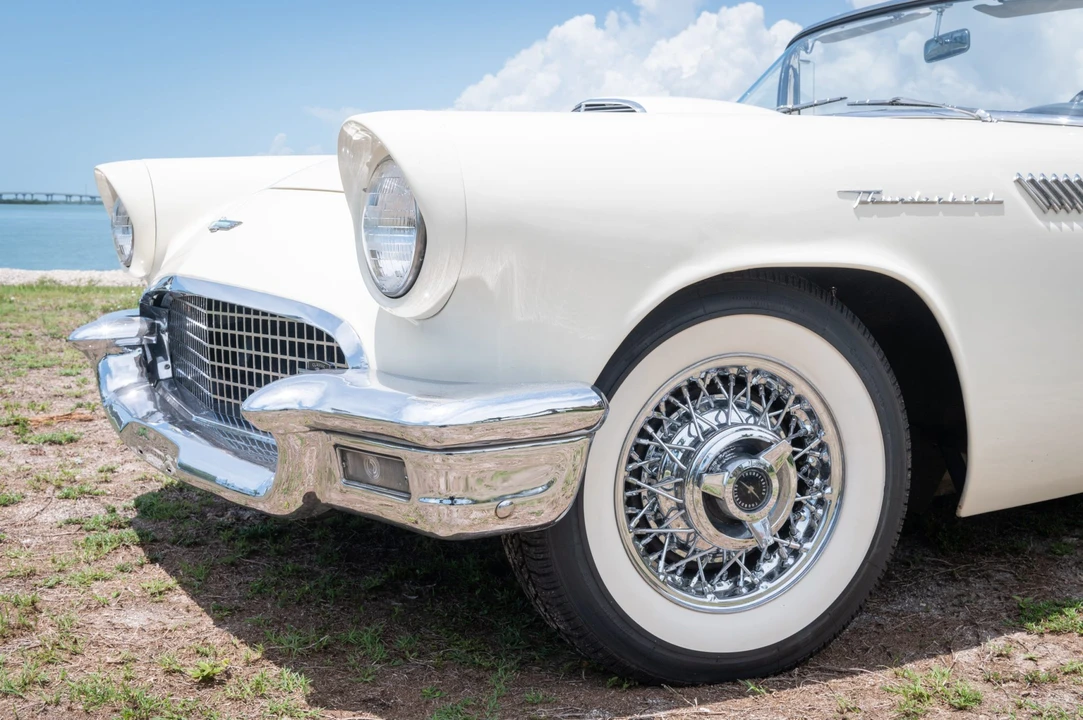 1957 Ford Thunderbird 1st Gen - Image 29 of 31