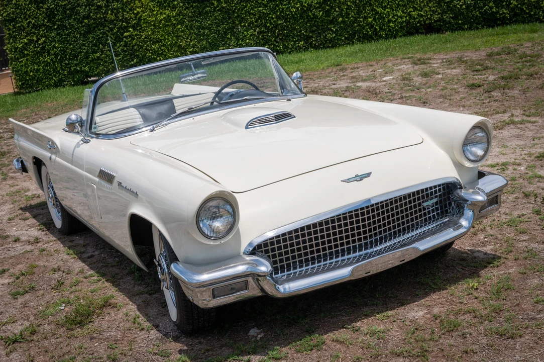 1957 Ford Thunderbird 1st Gen - Image 15 of 31