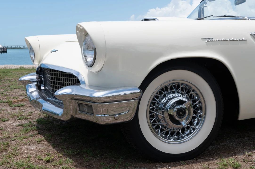 1957 Ford Thunderbird 1st Gen - Image 28 of 31