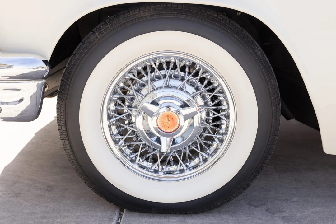 1957 Ford Thunderbird 1st Gen - Image 29 of 31