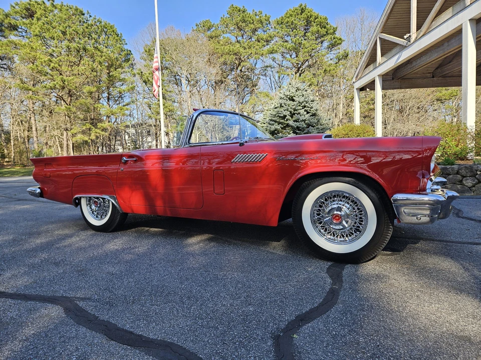 1957 Ford Thunderbird 1st Gen - Image 26 of 31
