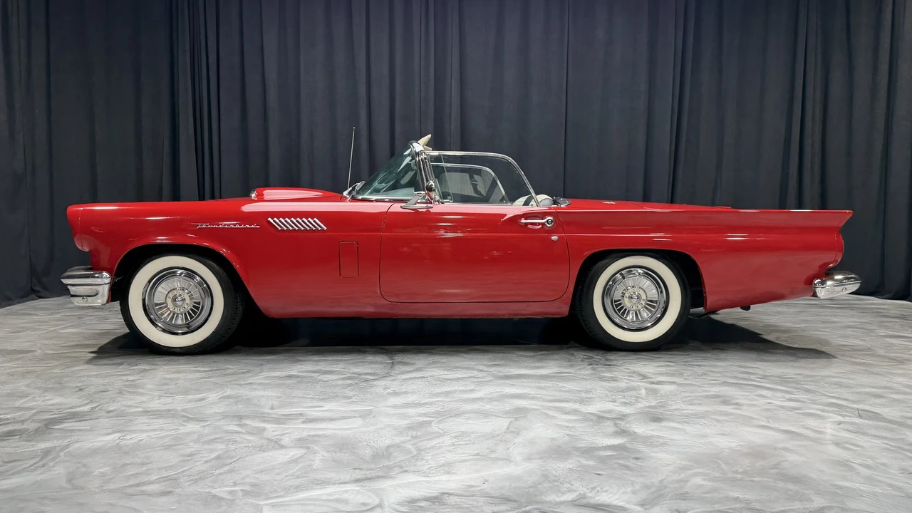 1957 Ford Thunderbird 1st Gen - Image 29 of 31