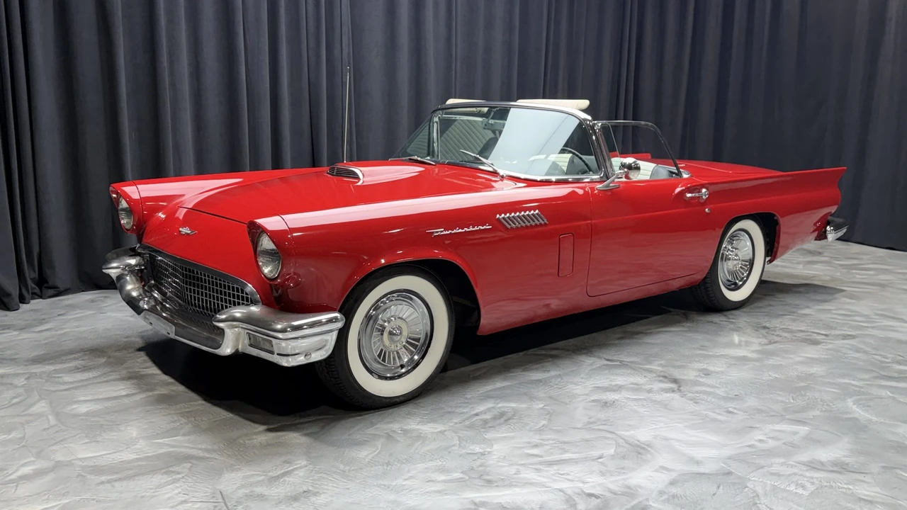 1957 Ford Thunderbird 1st Gen - Image 26 of 31
