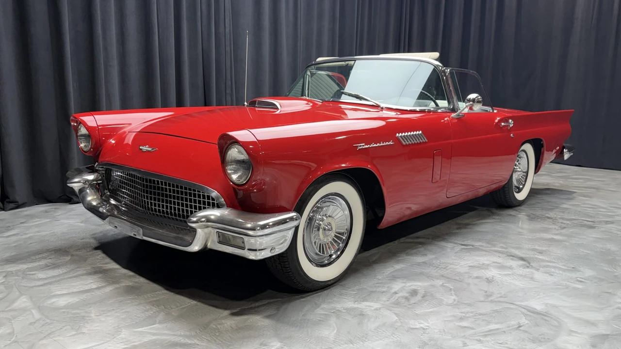 1957 Ford Thunderbird 1st Gen - Image 25 of 31