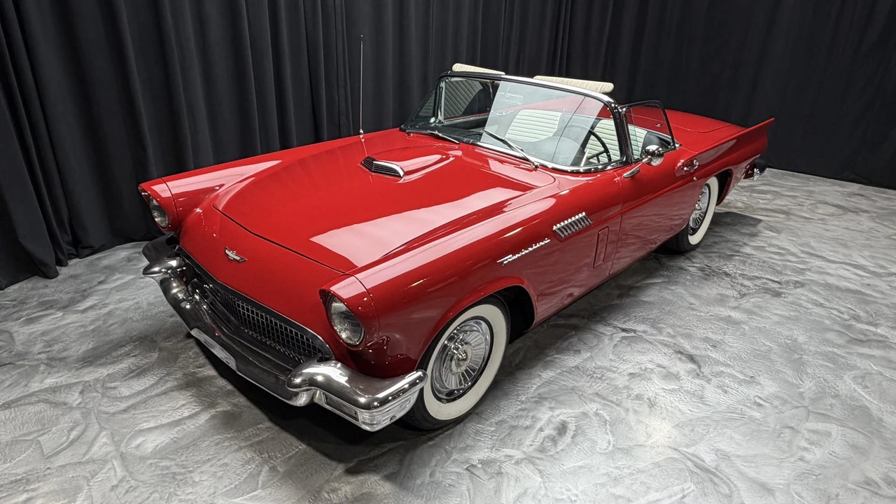 1957 Ford Thunderbird 1st Gen - Image 21 of 31