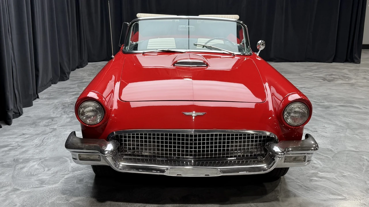1957 Ford Thunderbird 1st Gen - Image 20 of 31
