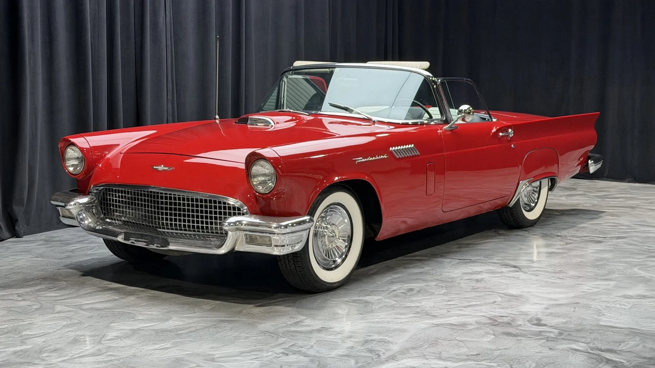 1957 Ford Thunderbird 1st Gen - Image 24 of 31