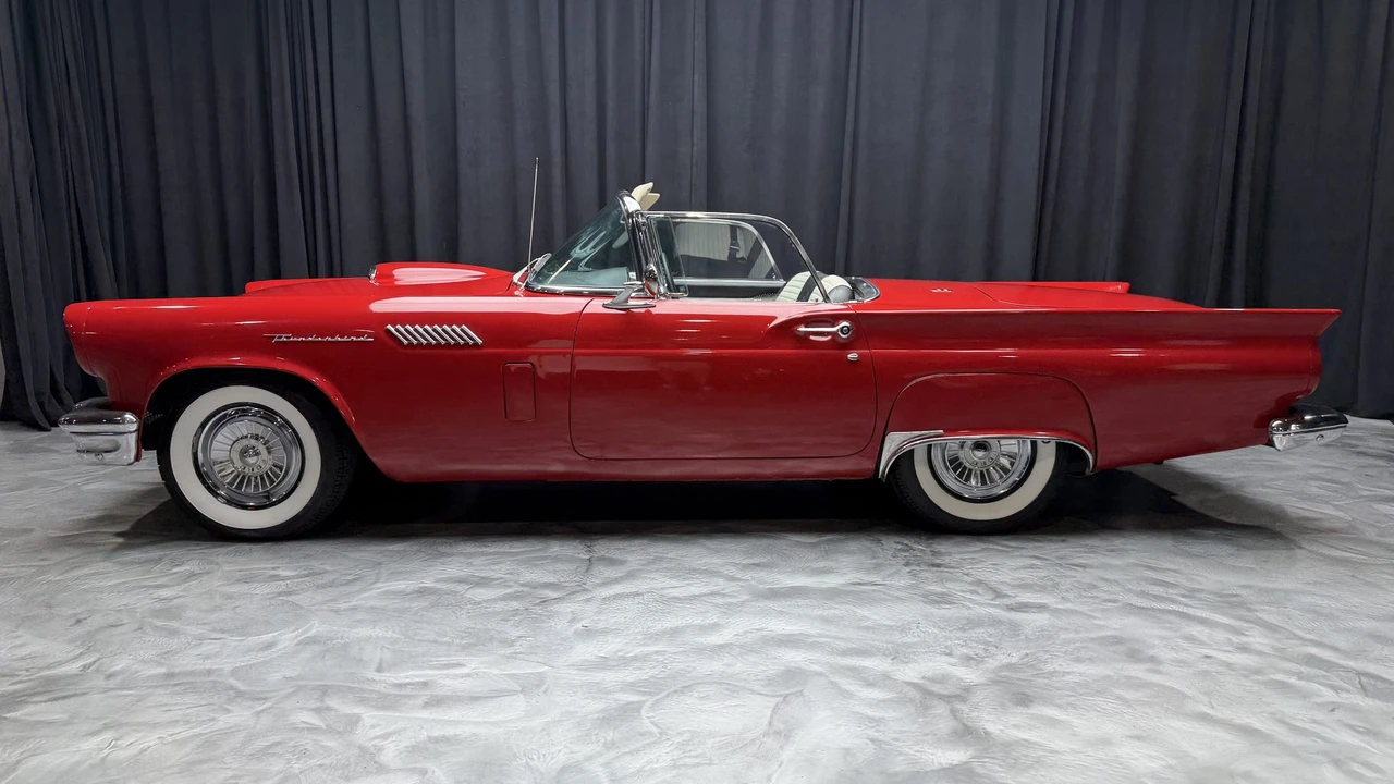 1957 Ford Thunderbird 1st Gen - Image 30 of 31