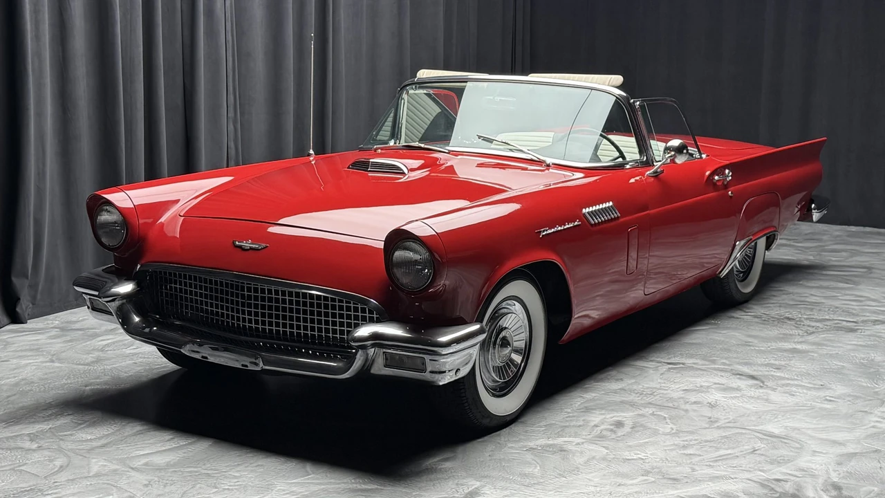 1957 Ford Thunderbird 1st Gen - Image 22 of 31
