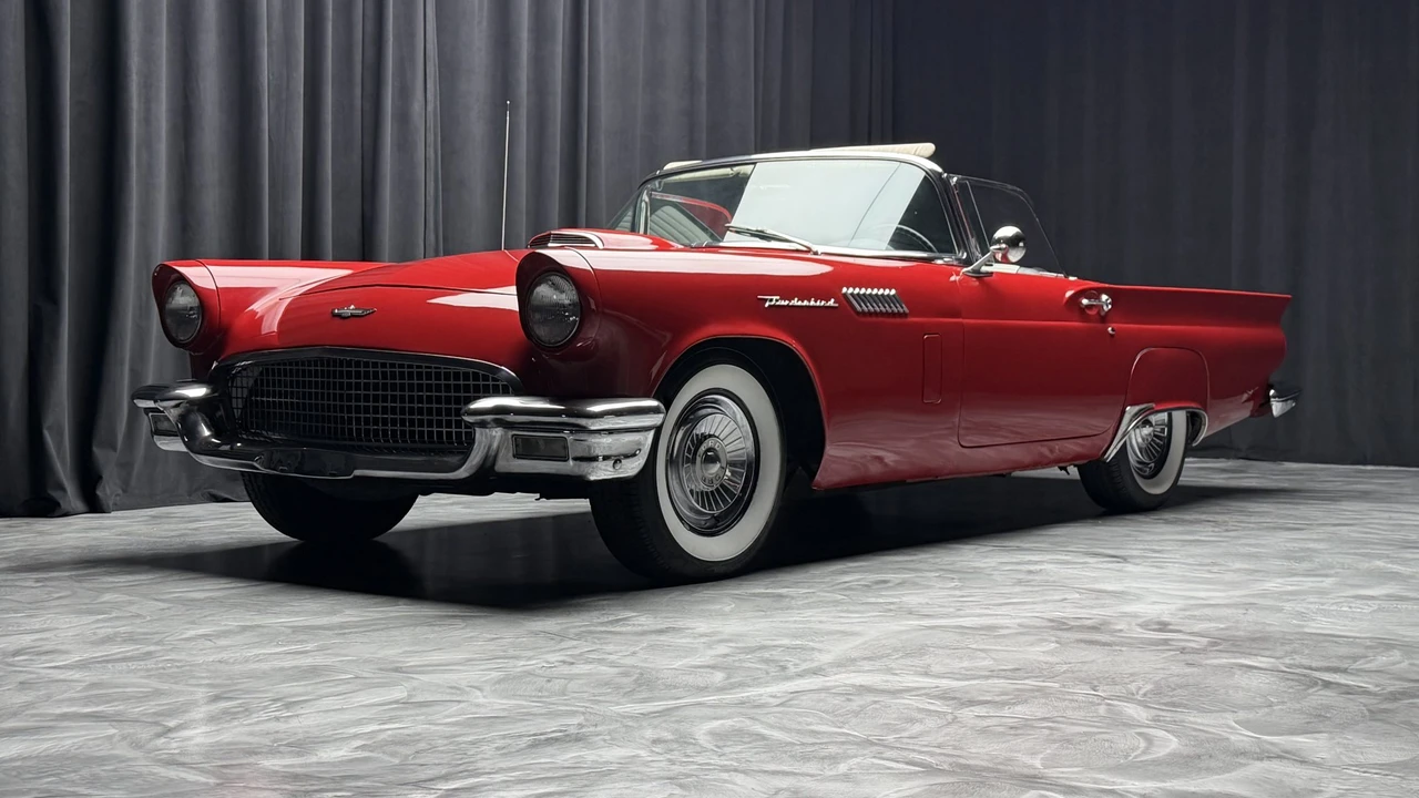 1957 Ford Thunderbird 1st Gen - Image 27 of 31
