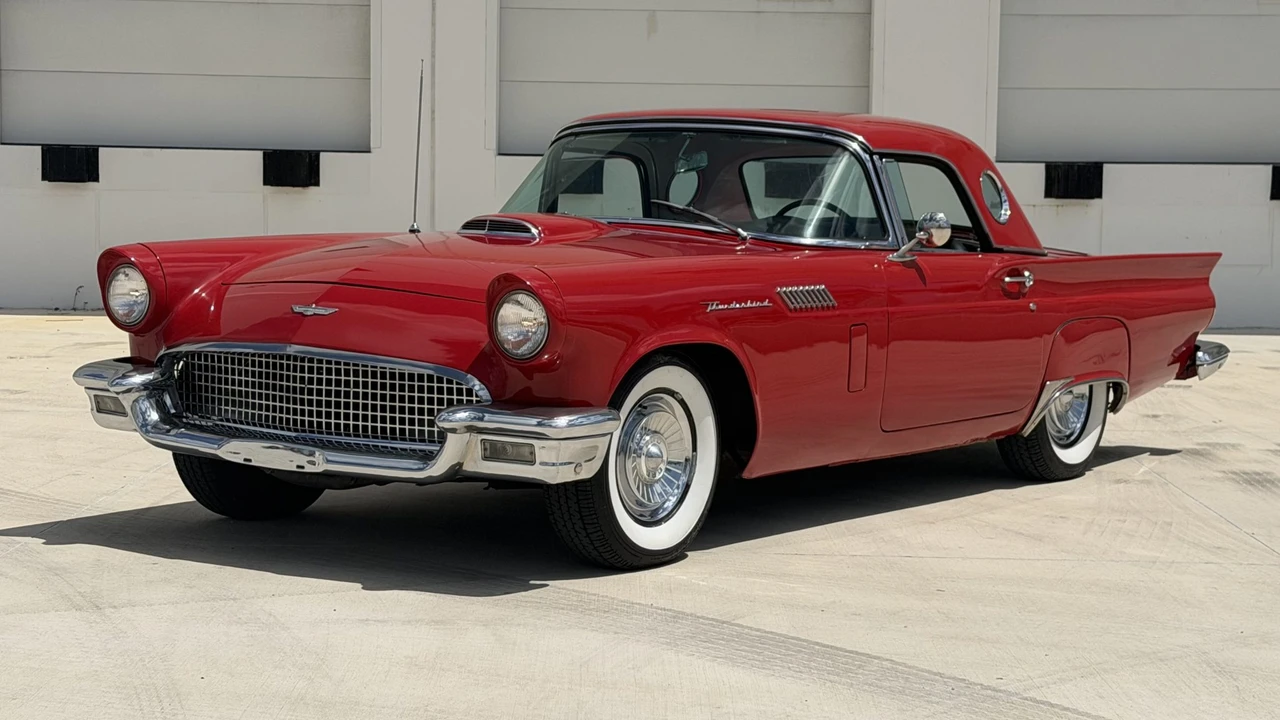 1957 Ford Thunderbird 1st Gen - Image 3 of 31