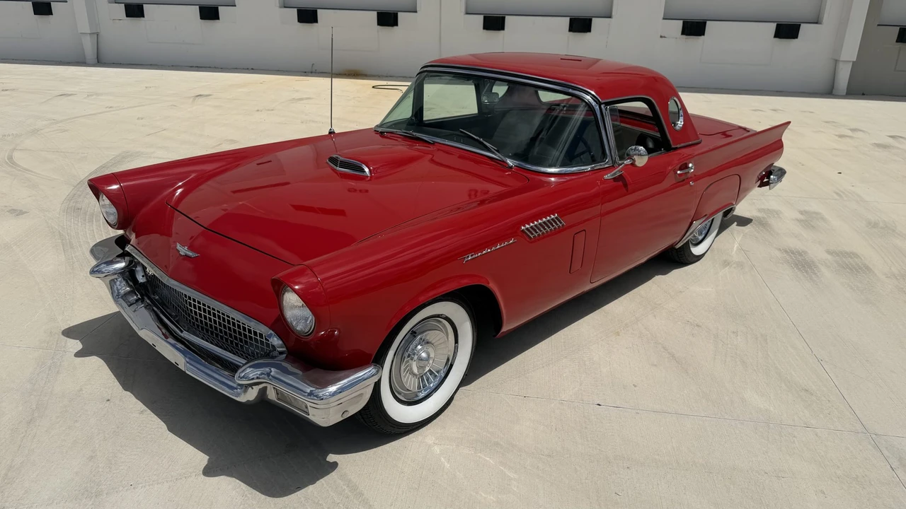 1957 Ford Thunderbird 1st Gen - Image 2 of 31