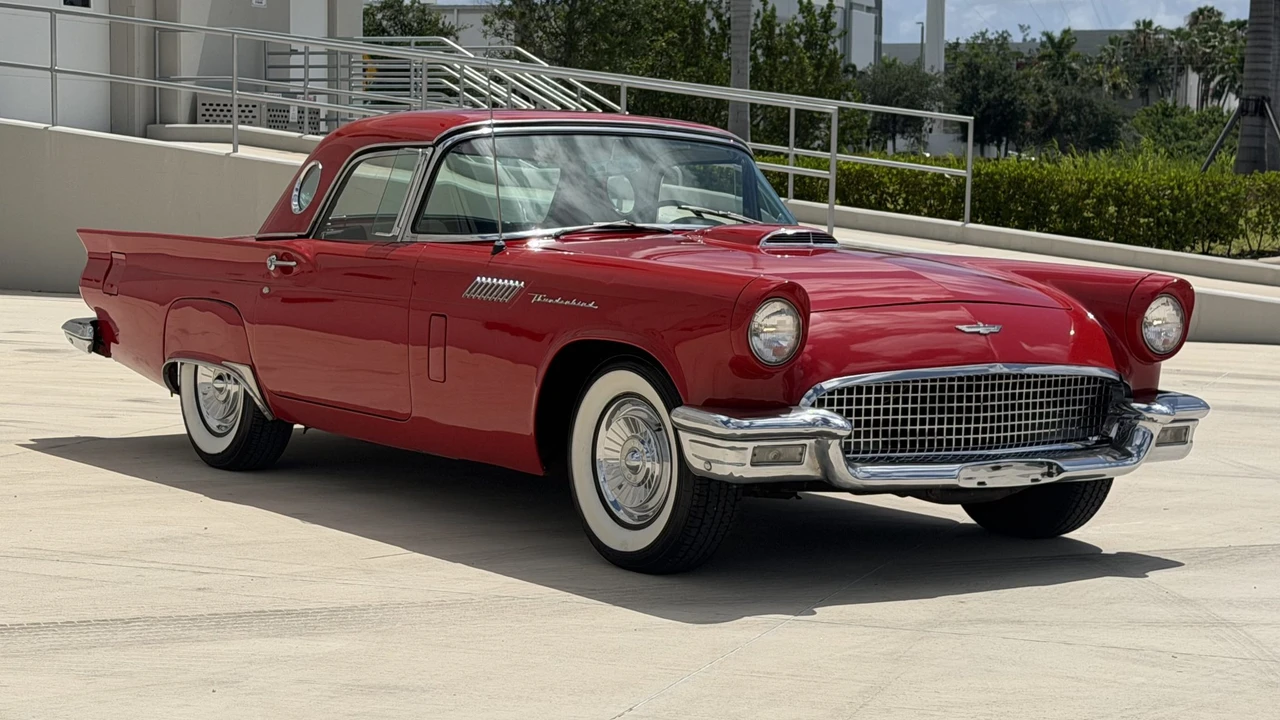 1957 Ford Thunderbird 1st Gen - Image 15 of 31