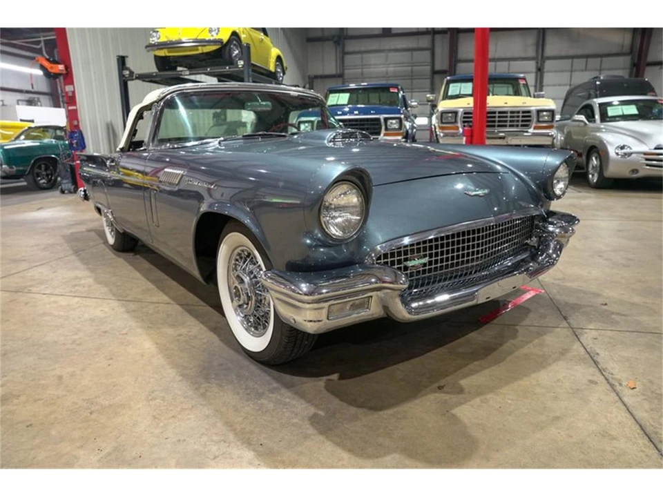 1957 Ford Thunderbird 1st Gen - Image 26 of 31