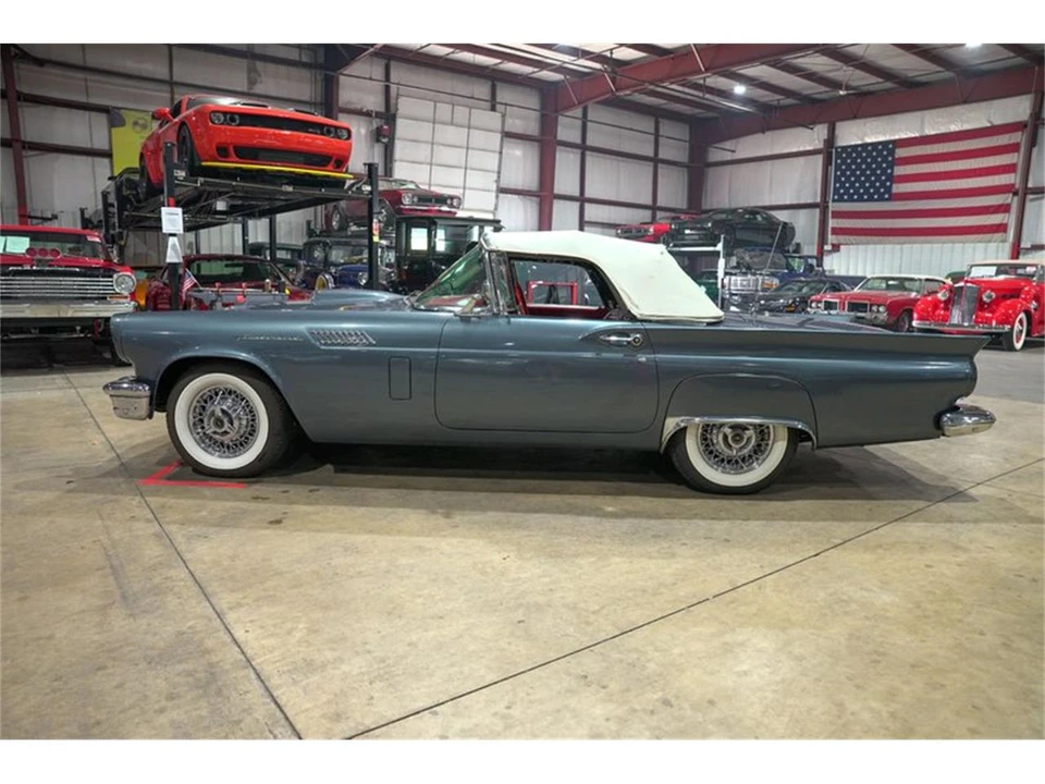 1957 Ford Thunderbird 1st Gen - Image 21 of 31