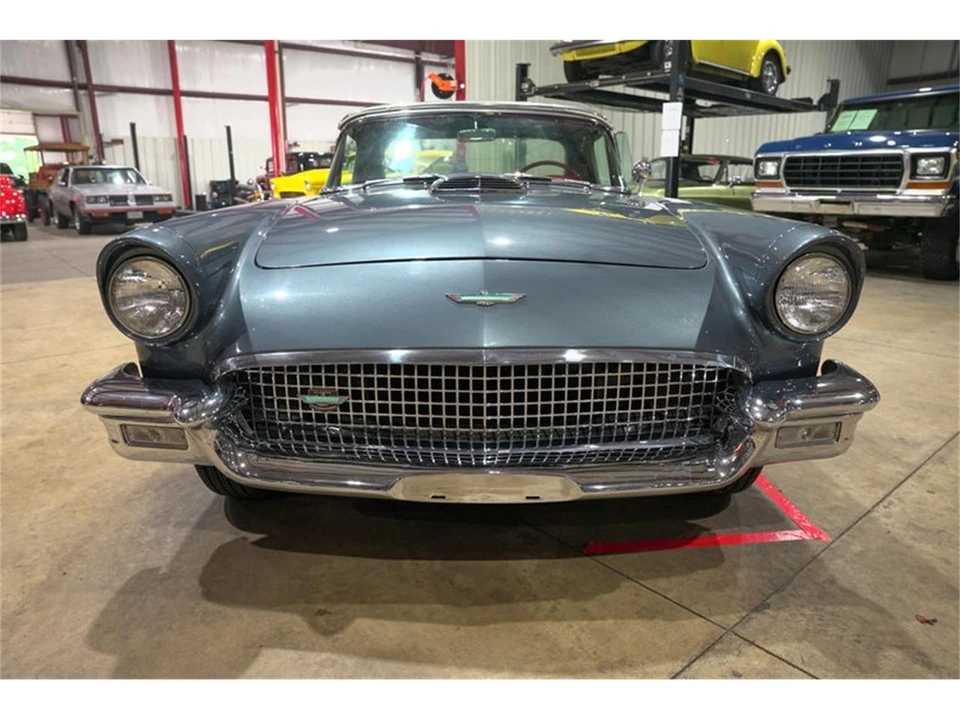 1957 Ford Thunderbird 1st Gen - Image 27 of 31