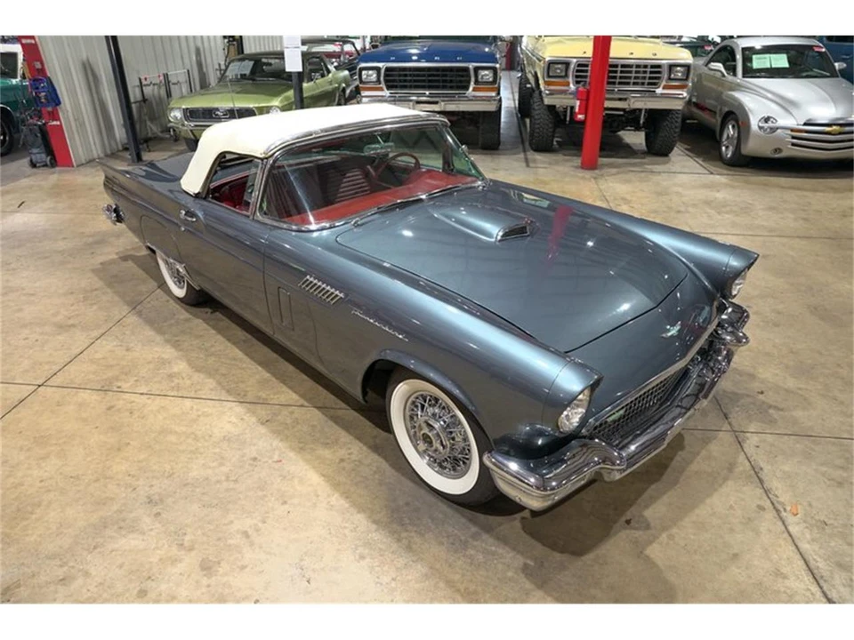 1957 Ford Thunderbird 1st Gen - Image 28 of 31