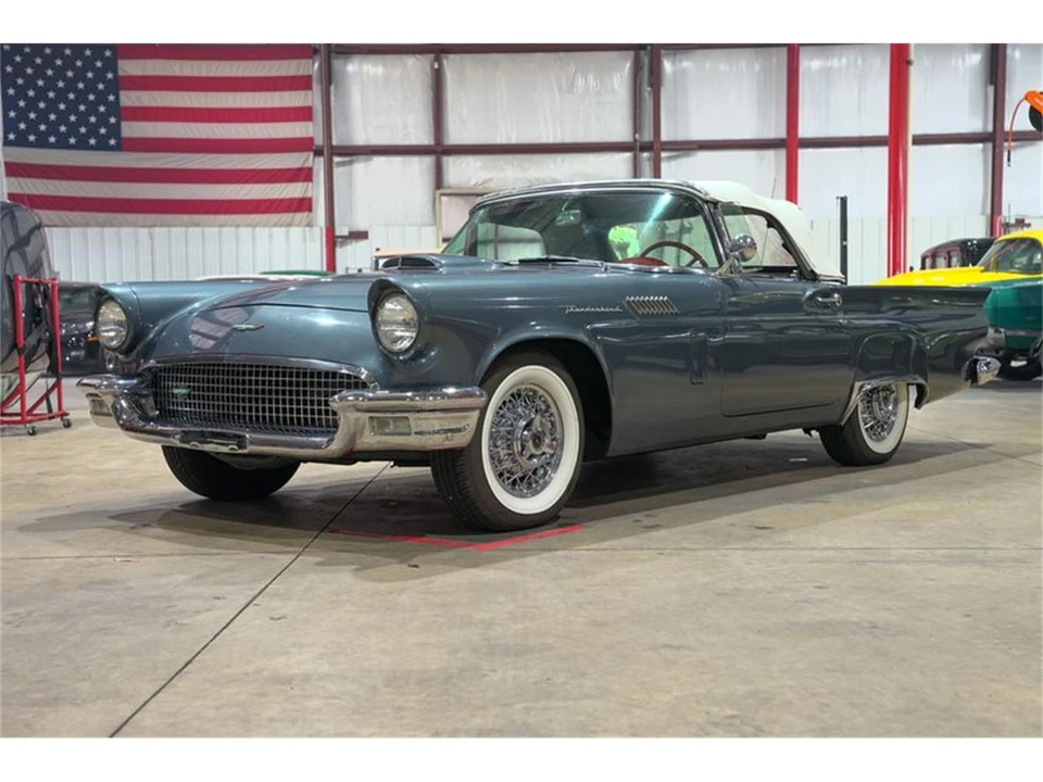 1957 Ford Thunderbird 1st Gen - Image 20 of 31