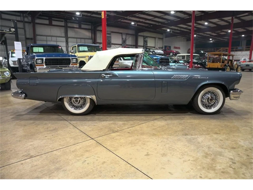 1957 Ford Thunderbird 1st Gen - Image 25 of 31