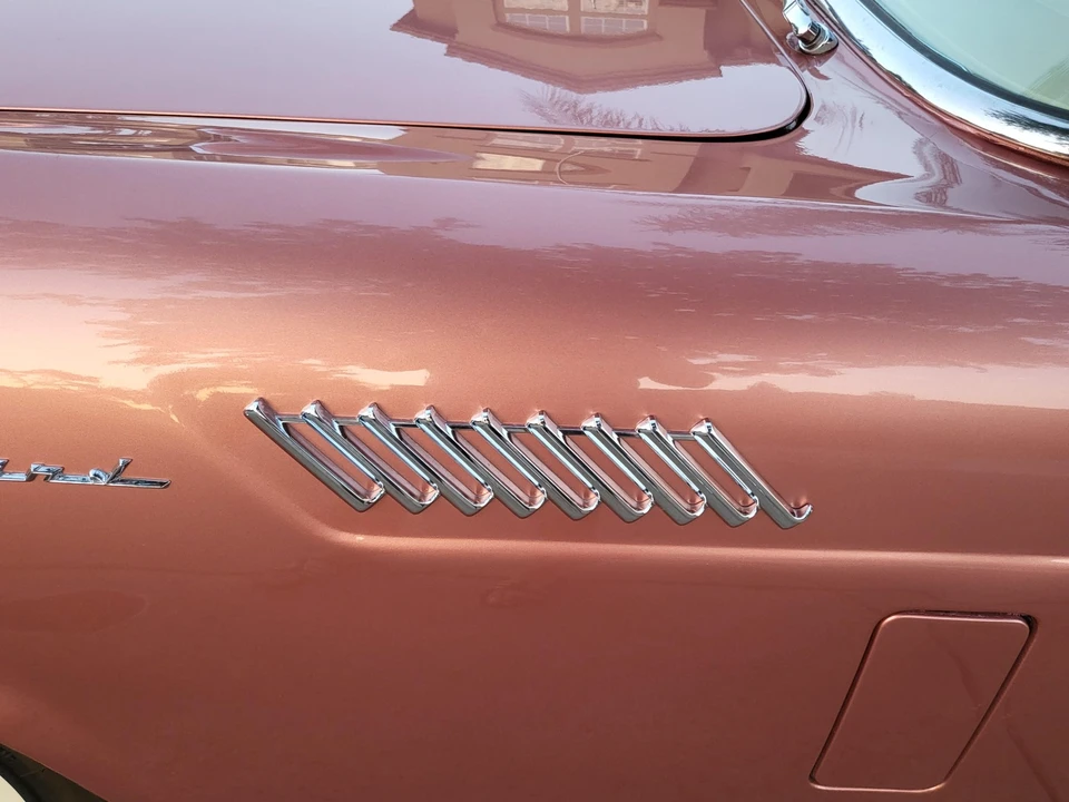 1957 Ford Thunderbird 1st Gen - Image 27 of 31