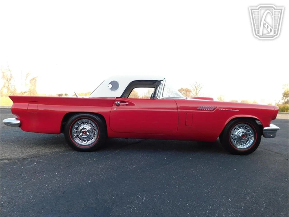 1957 Ford Thunderbird 1st Gen - Image 23 of 31