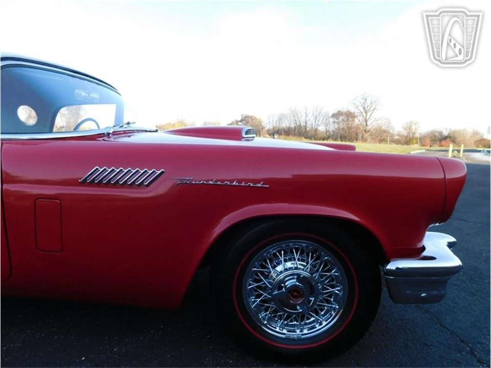 1957 Ford Thunderbird 1st Gen - Image 28 of 31
