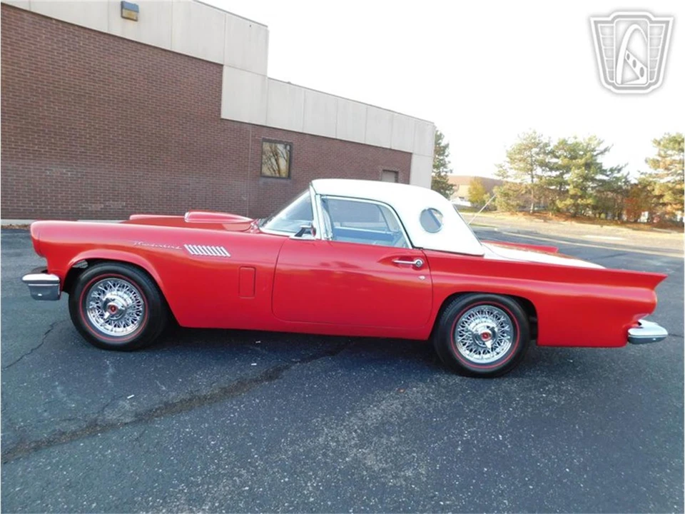 1957 Ford Thunderbird 1st Gen - Image 9 of 31