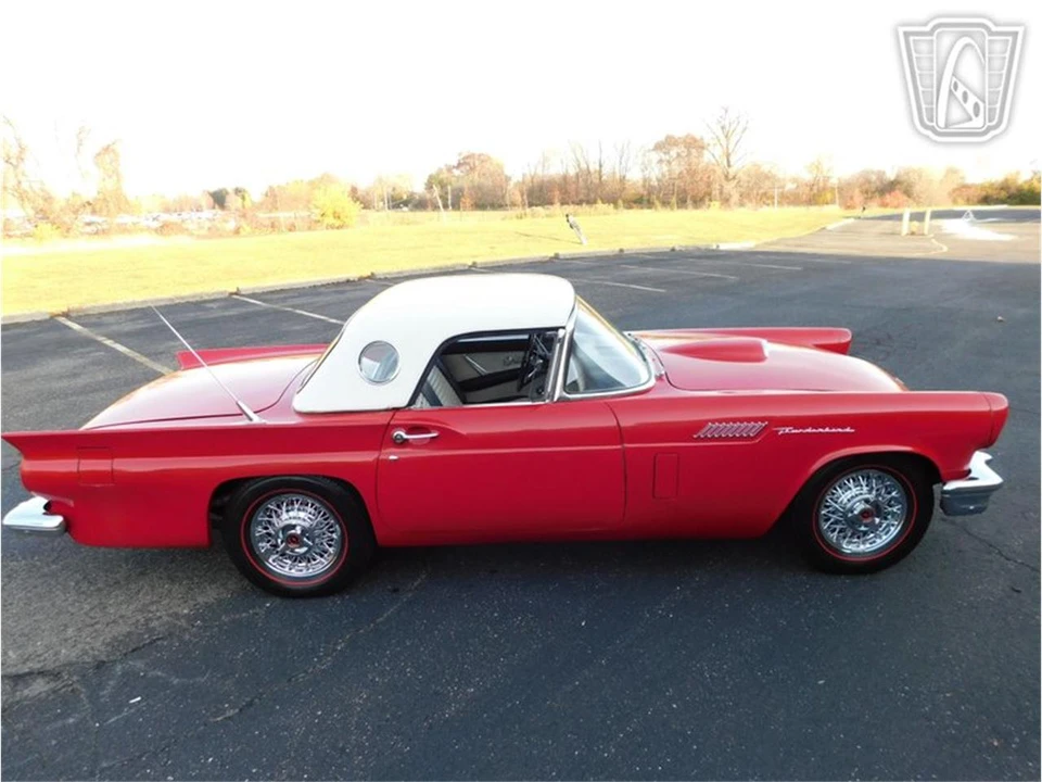 1957 Ford Thunderbird 1st Gen - Image 25 of 31