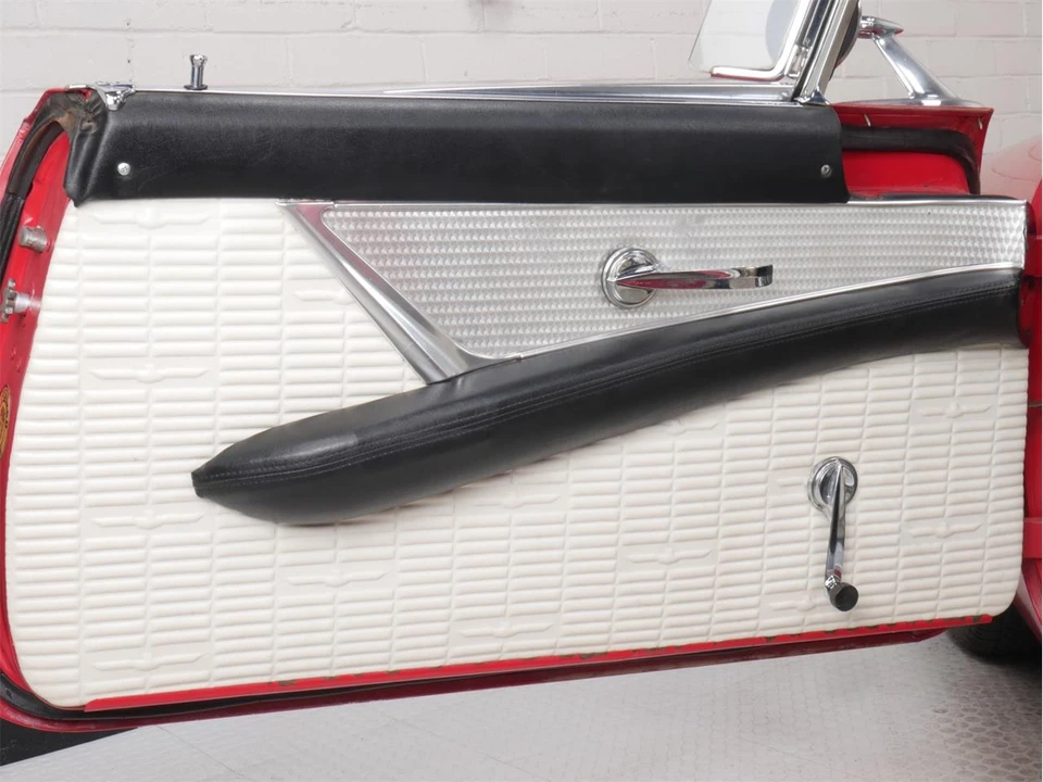 1957 Ford Thunderbird 1st Gen - Image 23 of 31