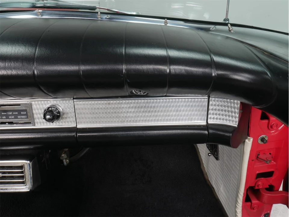 1957 Ford Thunderbird 1st Gen - Image 27 of 31
