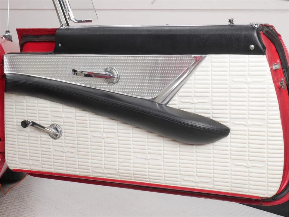 1957 Ford Thunderbird 1st Gen - Image 24 of 31