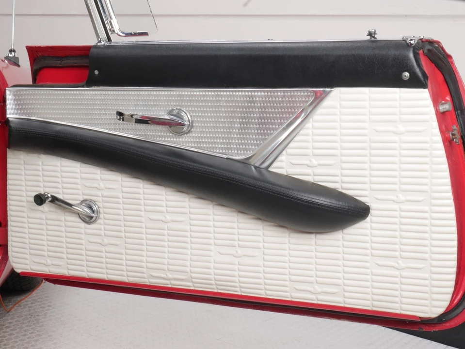 1957 Ford Thunderbird 1st Gen - Image 24 of 31